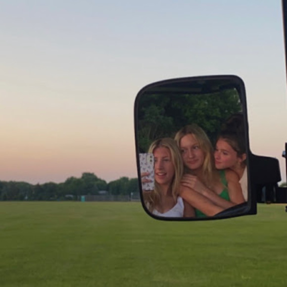 Meet your Posher, Lilly - Picture 1 of 1